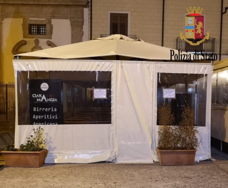 Controlli in due quartieri, sequestro di frutta e verdura. Strutture abusive e sanzioni per circa 10mila euro