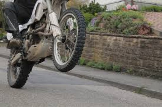 Catania, ruba moto in centro e scatta inseguimento con i Falchi: ai domiciliari 22enne