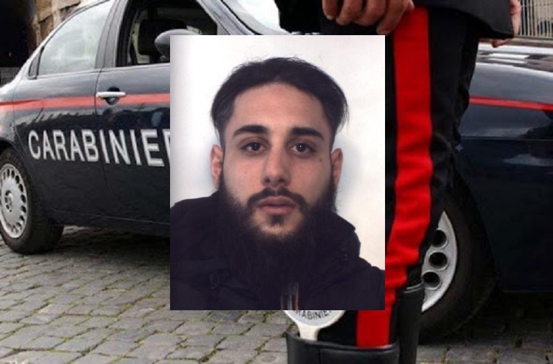 Catania, blitz in via Vittorio Emanuele: droga e soldi falsi, arrestato Vincenzo Romano