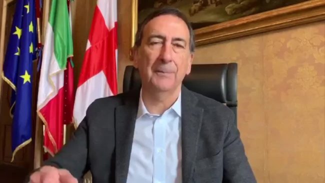Milano, il sindaco chiude i parchi recintati