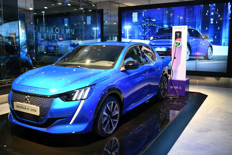 Groupe Psa Italia ed Enel X per lo sviluppo della mobilita' elettrica