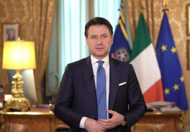 Coronavirus, Conte inasprisce misure “Aperti solo servizi essenziali”