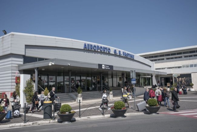 Coronavirus, da sabato stop ai voli di linea a Ciampino