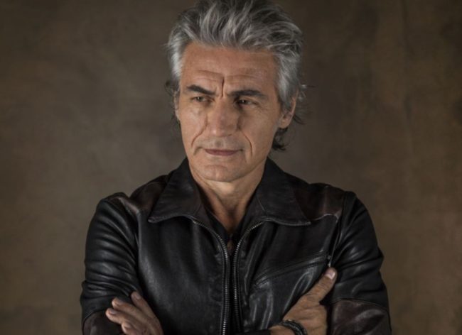 Ligabue compie 60 anni “Condivido un brindisi con tutti da casa”