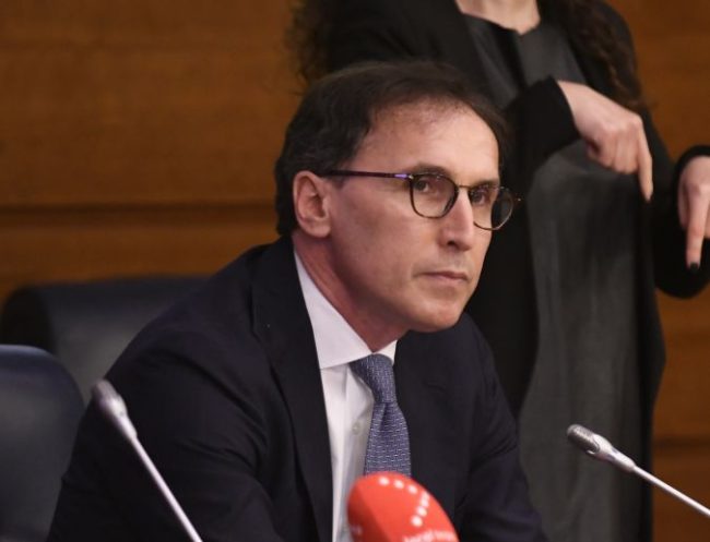 Coronavirus, il ministro Boccia “Impossibile chiudere tutto”