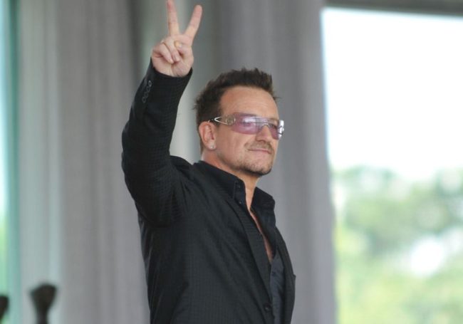 Coronavirus, Bono Vox canta sui social per l'Italia e i medici