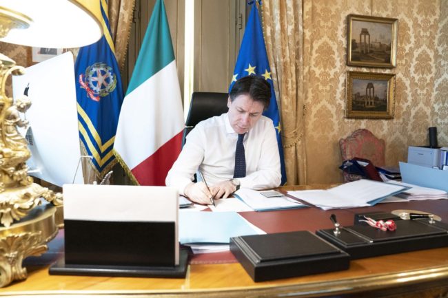 Coronavirus, Conte “Inevitabile allungare il blocco totale”