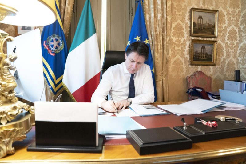 Coronavirus, Conte “Inevitabile allungare il blocco totale”