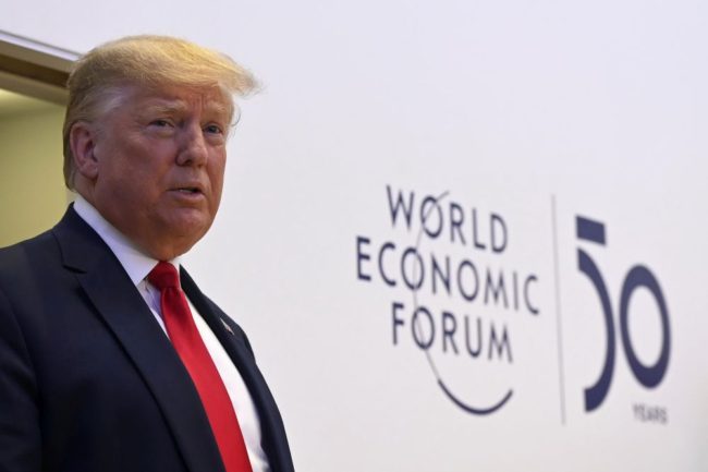 Morte di George Floyd, dura reazione dei manifestanti: Trump si nasconde in bunker