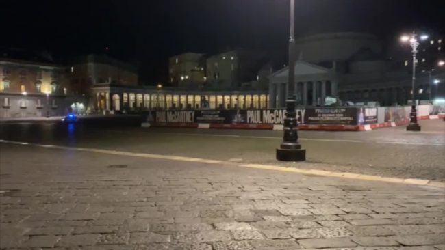 La notte di Napoli, deserta come non mai