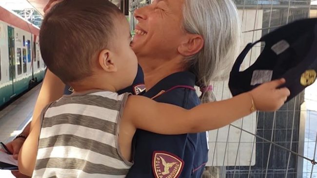 Coronavirus, la telefonata di una bambina alla polizia: “Grazie”