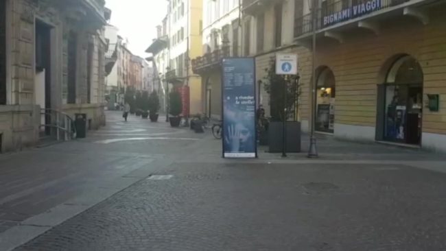 Coronavirus, il deserto cittadino di Brescia