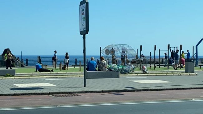 Coronavirus, le foto della discordia sul lungomare di Catania