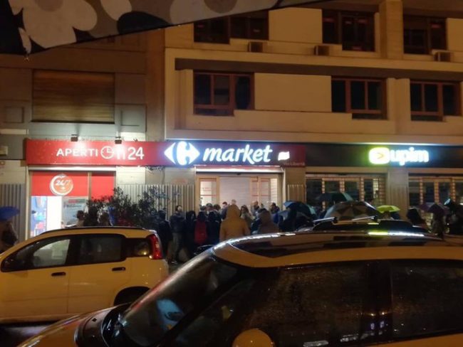 Assalto al supermercato notturno dopo l’approvazione del Decreto “Io resto a casa”