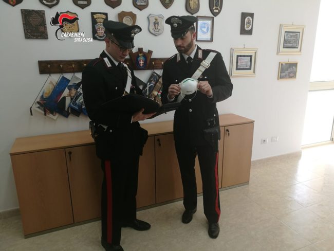 Ferramenta vende mascherine a prezzo spropositato: denunciati i due titolari