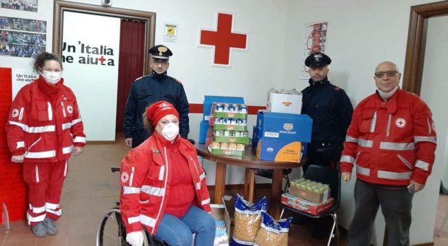 Emergenza Coronavirus, anche a Viagrande vince la solidarietà: donati generi alimentari alla Croce Rossa Italiana
