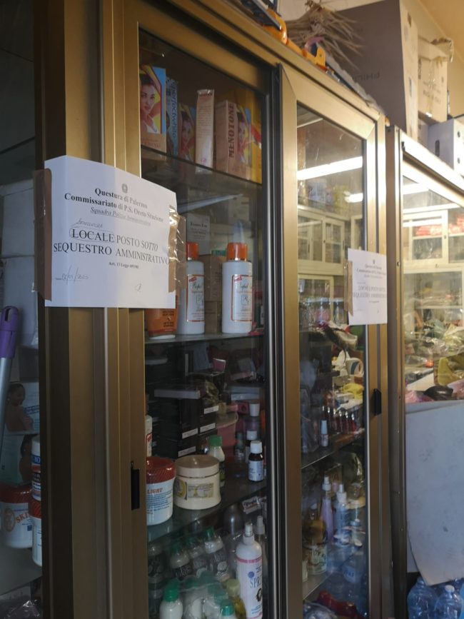 Parrucchiere al posto di un negozio di abiti e locale non a norma: controlli nel centro storico