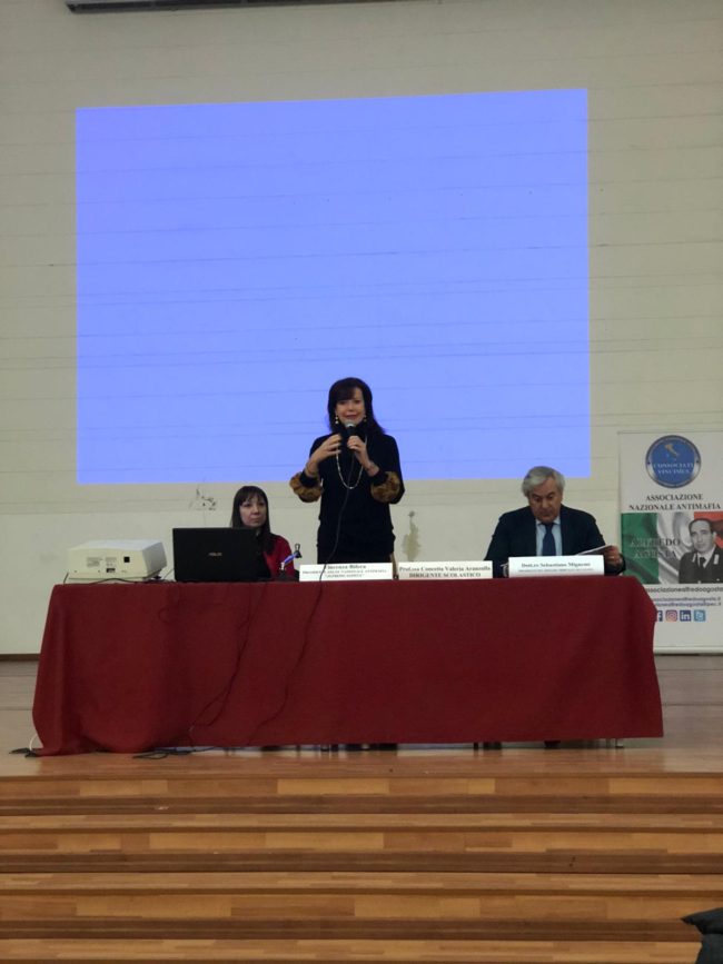 Lotta alla mafia, gli studenti del “Gemmellaro” di Catania incontrano il Giudice Sebastiano Mignemi