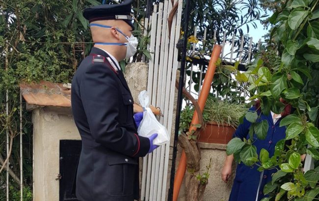 Emergenza Covid-19, Protezione civile a dura prova: carabinieri consegnano farmaci a domicilio