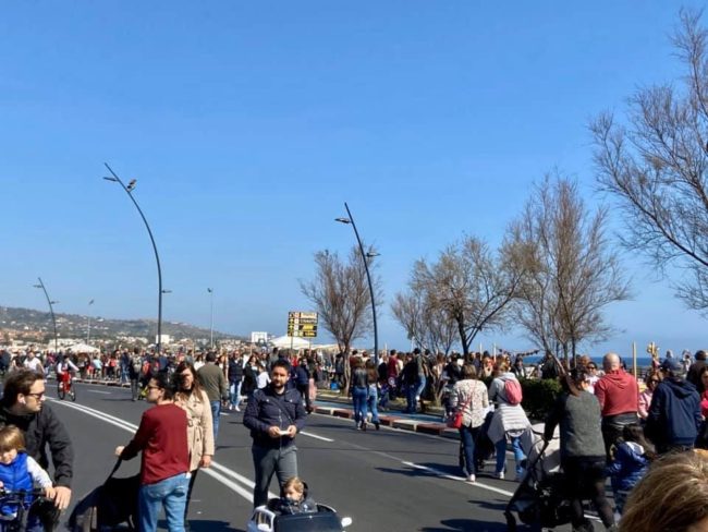 Catania baciata dal sole, grande successo per il primo appuntamento del Lungomare Fest