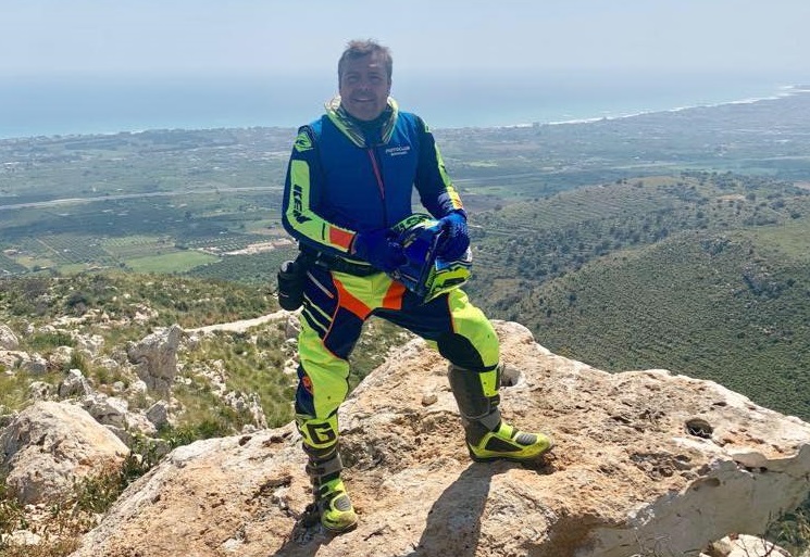 Malore fatale durante una prova di motocross, muore Massimo Conforto: “Abbiamo perso una grande persona”