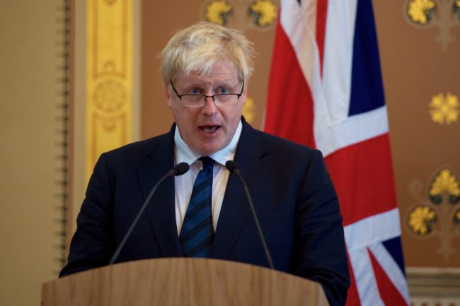 Coronavirus, il Premier Boris Johnson positivo al tampone: l’annuncio su Twitter