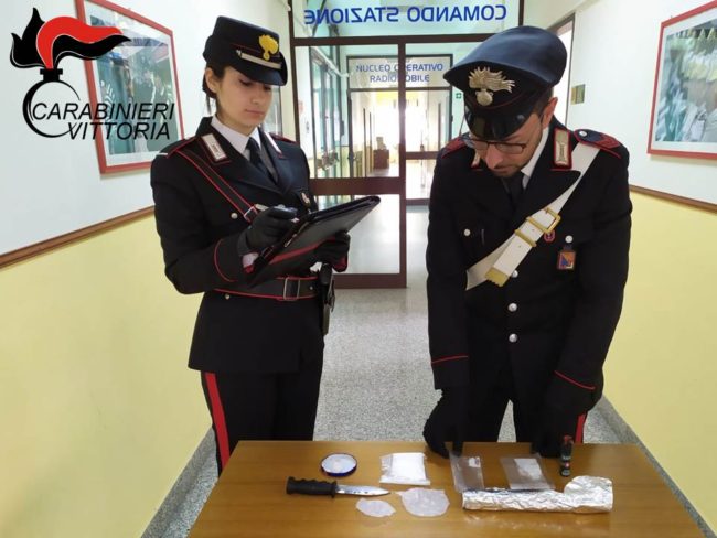 Anfetamina nascosta in giardino pronta per lo spaccio: arrestato 38enne