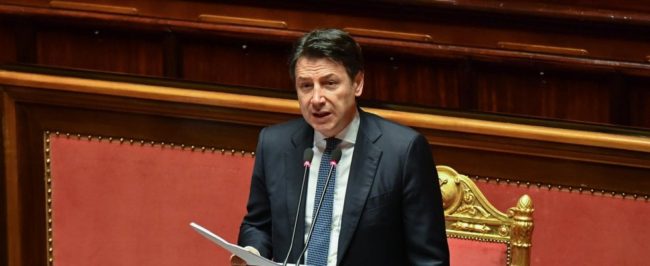 Coronavirus, lungo applauso in Senato per ricordare le vittime silenziose del nemico comune e invisibile