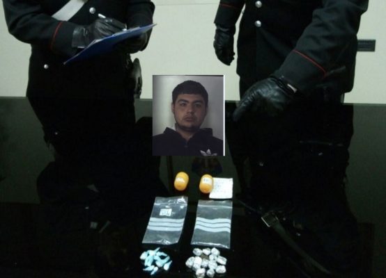 Spacciava cocaina a domicilio a bordo di un motociclo: arrestato 21enne