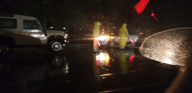 Maltempo a Catania e provincia: 6 famiglie evacuate, incendi in corso, allagamenti e auto in panne