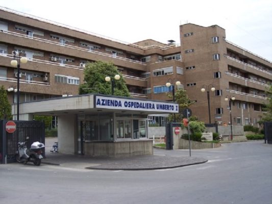 Ricoverato in Psichiatria, si getta dal primo piano dell’ospedale Umberto I: morto 54enne