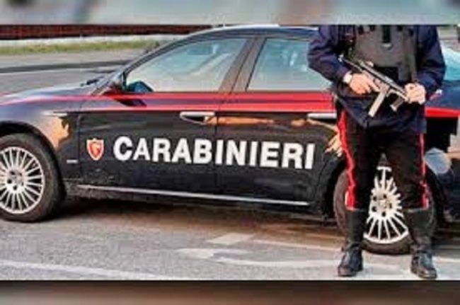 Lastre di amianto abbandonante, sequestrata area agricola di 3mila metri quadri
