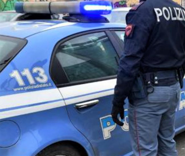 Controlli anti-Covid a Catania, chiosco con consumazioni al banco e avventori in un bar: fioccano sanzioni