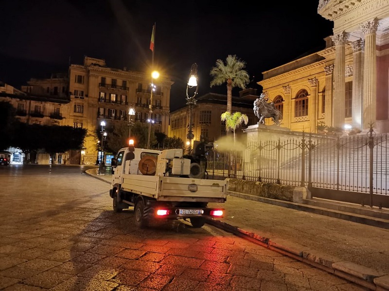 Palermo, attività di sanificazione della città: priorità alle zone limitrofe agli ospedali
