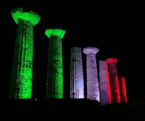 Coronavirus, anche la Valle dei Templi si illumina con il tricolore: “È un invito alla speranza”