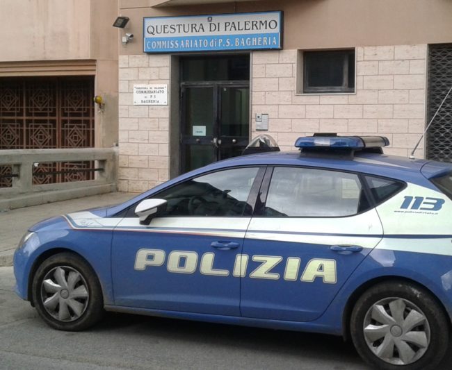 Violano le norme e aggrediscono gli agenti: un 21enne e un 22enne arrestati