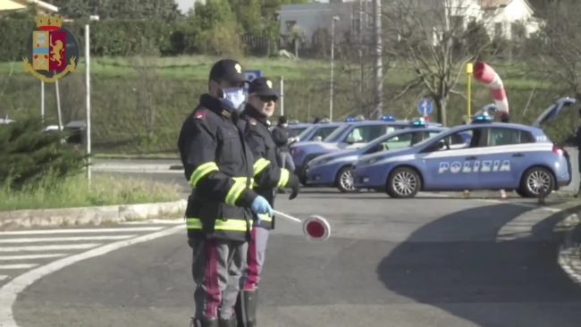 Coronavirus, i controlli della Polizia a Roma