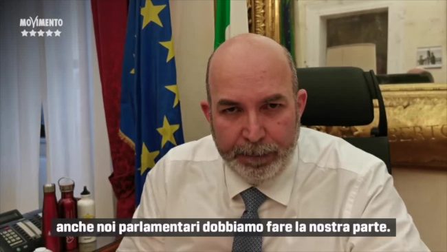 Coronavirus, Crimi “Parlamento dimezzi gli stipendi”