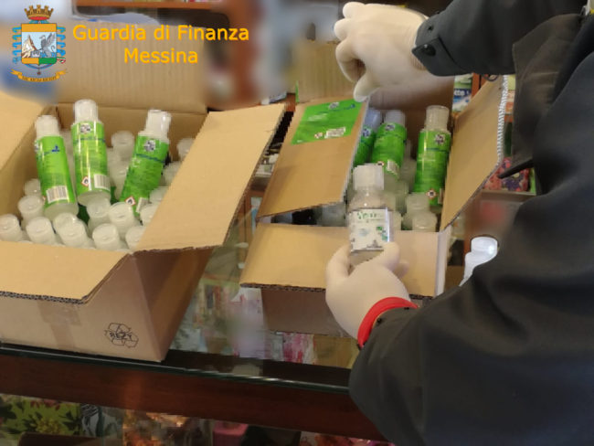 Gel igienizzante “ingannevole” in commercio, seuqestrati oltre 6mila flaconi: 12 persone segnalate per frode in commercio