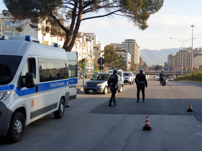 Palermo, posti di blocco in circonvallazione: conducenti controllati, denunciato abusivo