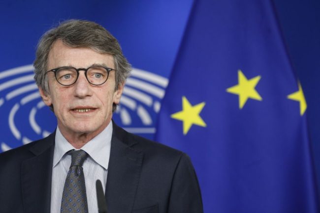 Addio a David Sassoli, presidente del Parlamento europeo e volto noto di Tg1: aveva 65 anni