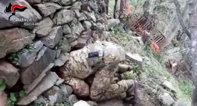 'Ndrangheta, Carabinieri scoprono un bunker nella Locride