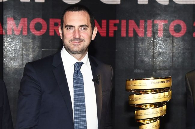 Spadafora frena il calcio “Non certa ripartenza allenamenti e gare”