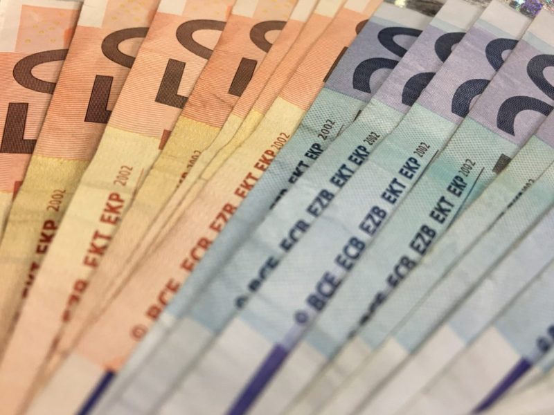 Conti pubblici, nel 2019 deficit/Pil in calo all'1,6%