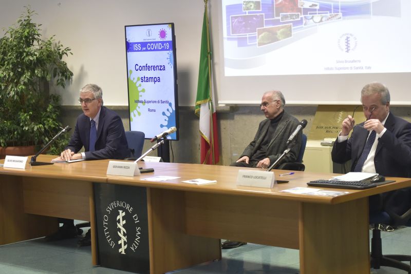 Coronavirus, Iss “Diminuiscono i casi ma tenere alta l'attenzione”
