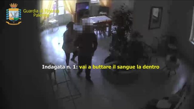 Orrore nella casa di riposo, le immagini e le intercettazioni
