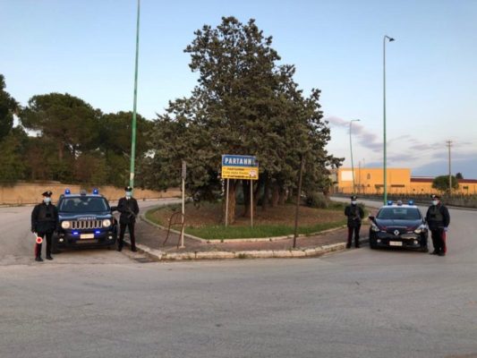 Non rispetta l’alt intimato dai carabinieri e cerca di far perdere le sue tracce: arrestato