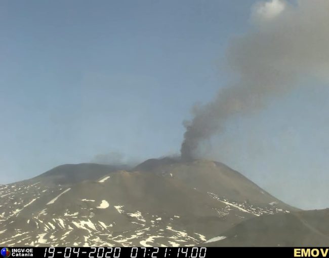 Etna, avvertiti boati vicino a Nicolosi. Neri (INGV): “Potrebbero essere legati alla voragine del cratere centrale”