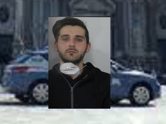 In giro sulla SS 124 con eroina al seguito: 27enne ai domiciliari nel Catanese