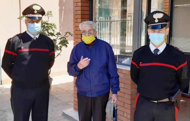 Convenzione tra Arma e Poste Italiane: a Catania carabinieri consegnano pensione a un 91enne